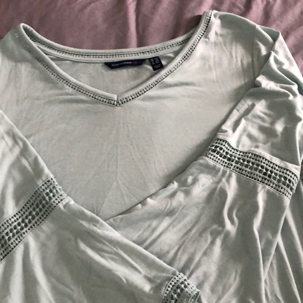 Sea foam green casual Isaac Mizrahi v-neck top with bell sleeves.